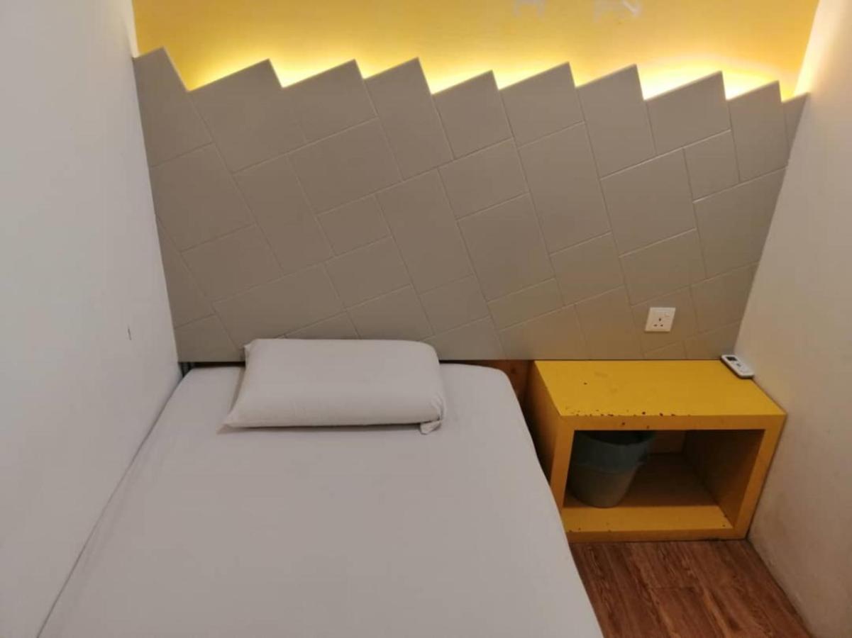 Spot On 89816 Warm Blanket Hotel Johor Bahru Exterior photo