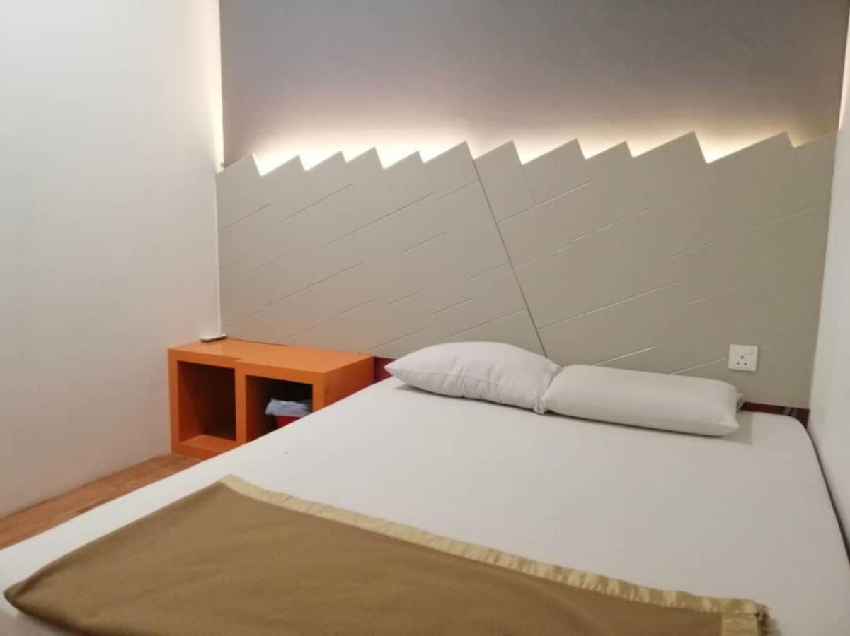 Spot On 89816 Warm Blanket Hotel Johor Bahru Exterior photo